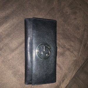 Gucci wallet (used)